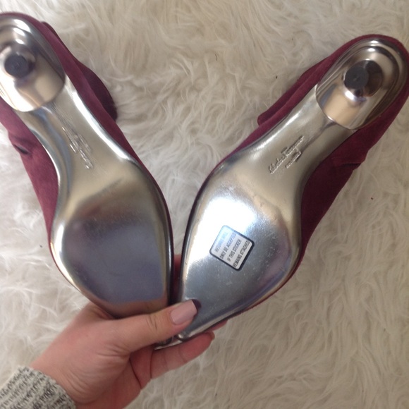 ✨Sold✨Ferragamo suede ankle bootie - Picture 5 of 6